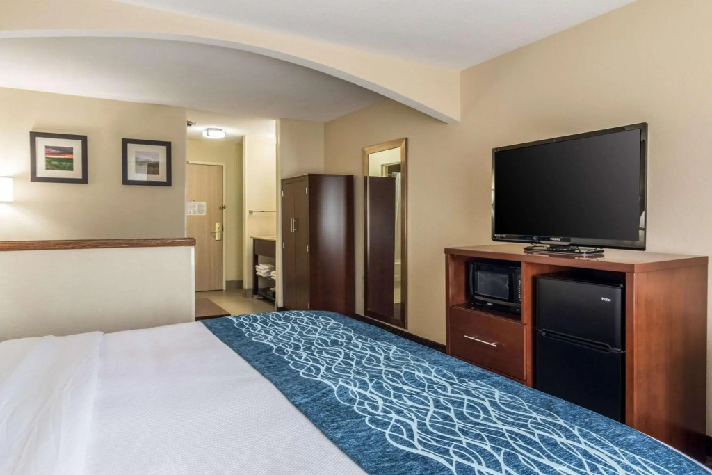 Holiday Inn Express and Suites Hannibal