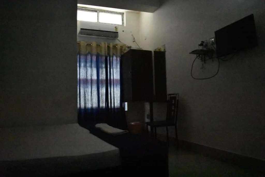 Hotel Indira Lodge