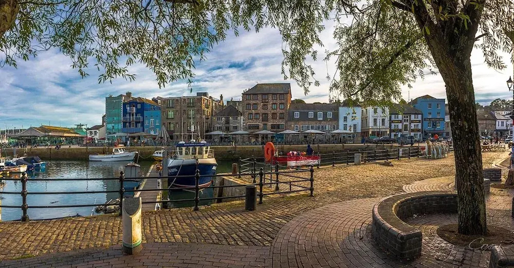 Seafront Cottage - Beach Access - Pet Friendly