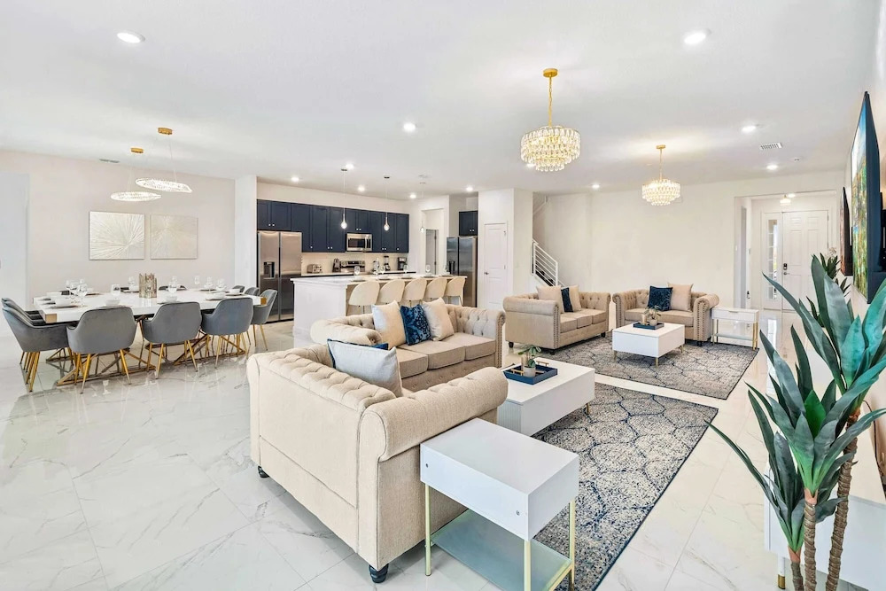 Upstay 15BR Villa w Games Room, Pool & Cinema