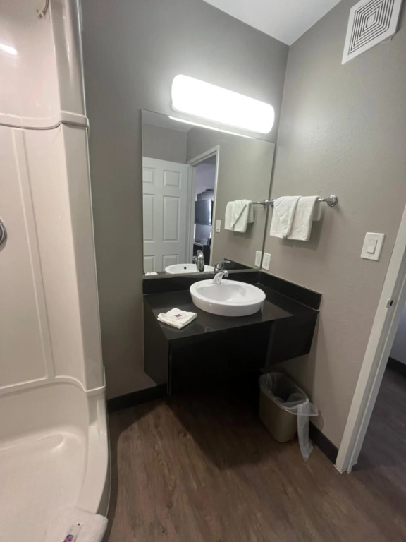 Motel 6-Wichita, KS - AIRPORT