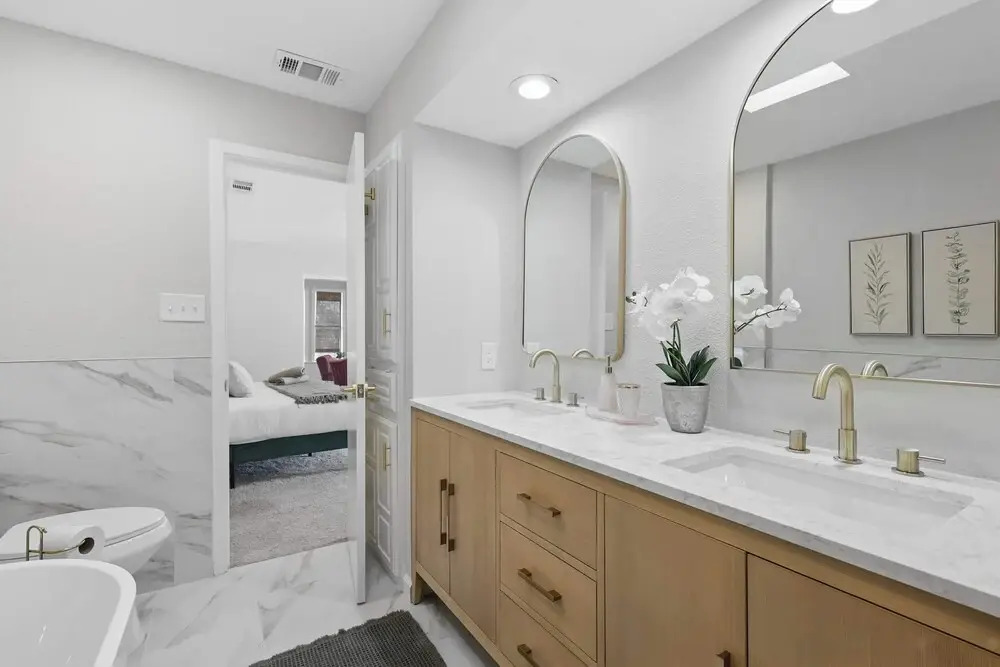Spacious 5BR 3BA Retreat With Pool & Hot Tub