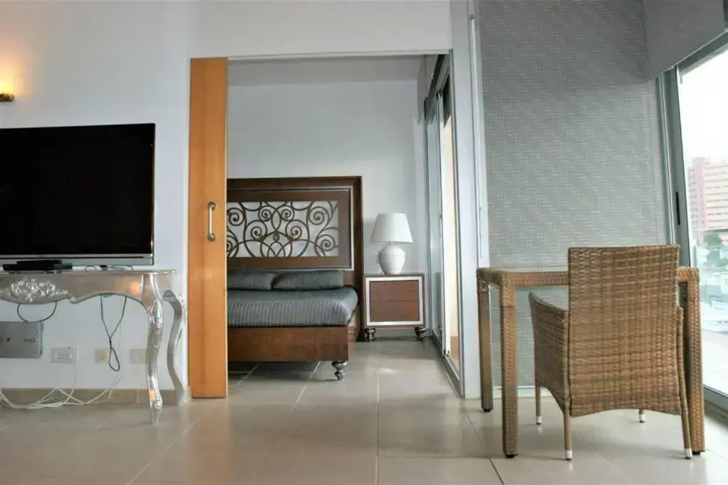 Apartamento en Roses con vistas al canal y piscina