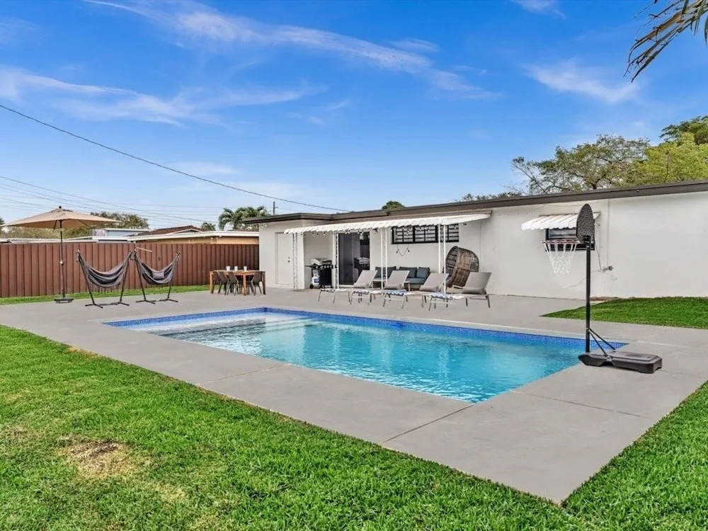 Casa Maya 3br Home With Pool In Hollywood Hills 3 Bedroom Home by RedAwning