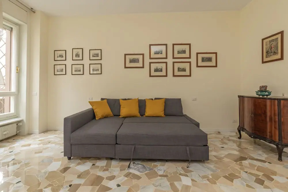 JOIVY Modern 2bed flat with balcony, 250m from M5 Foppa and M2 Sant'Agostino