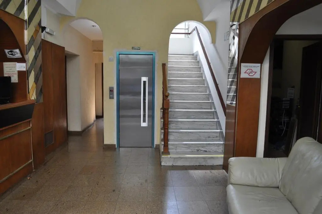 Artemis Hotel