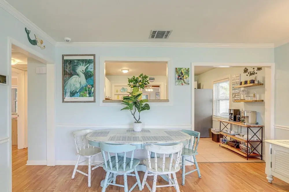 Lovely St Pete Beach Cottage, Walk to Beach & Town