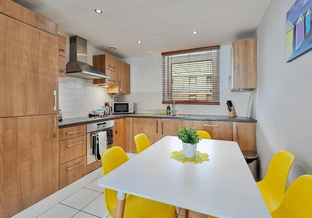Central Garden View | Modern 2 Bedroom 2 bathroom Apartment | Balcony