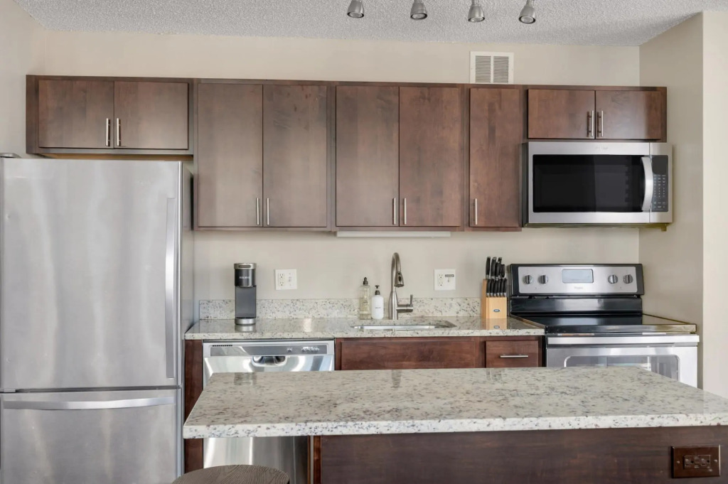 Chicago | Stunning 1BD/1BA River North Apartment