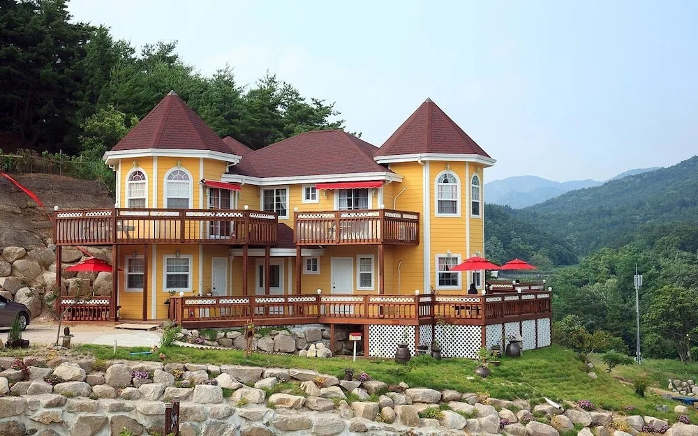 Yellow star Pension