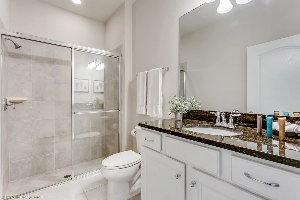 Beautiful Townhome W/private Pool 7 mi to Disney