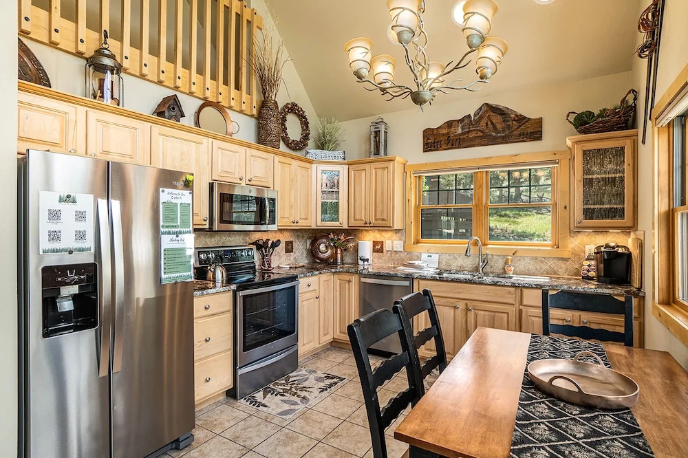 Solitude Bobcat #6 - Estes Park 2 Bedroom Condo by RedAwning