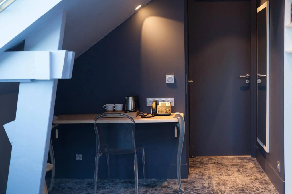 Hotel Sixteen Paris Montrouge