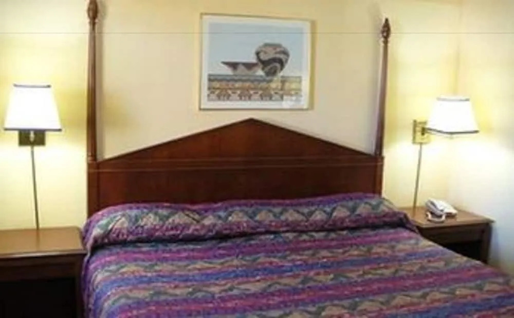 Motel 10