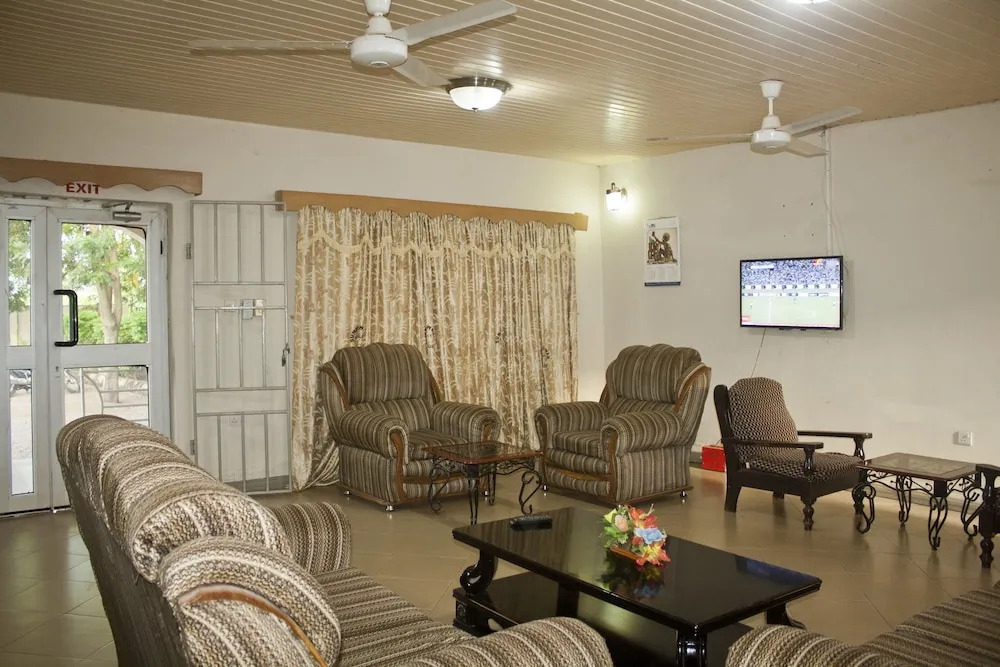 Sundowner Lodge