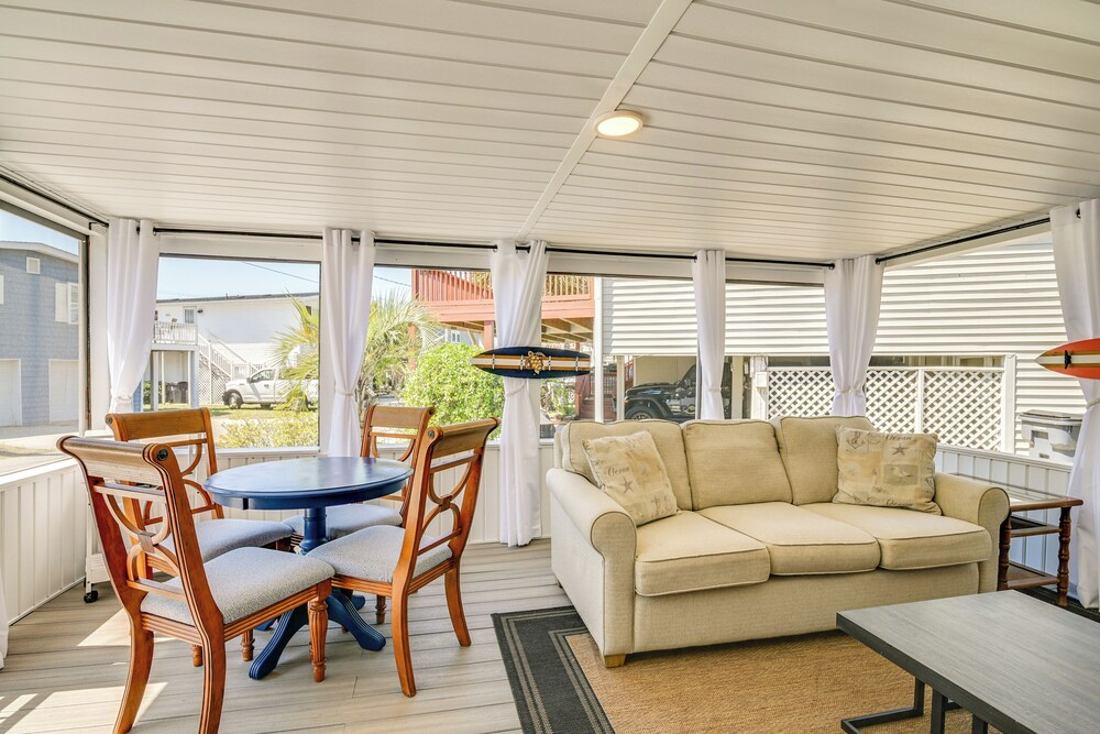 Walk to Ocean: Myrtle Beach Home w/ Screened Porch