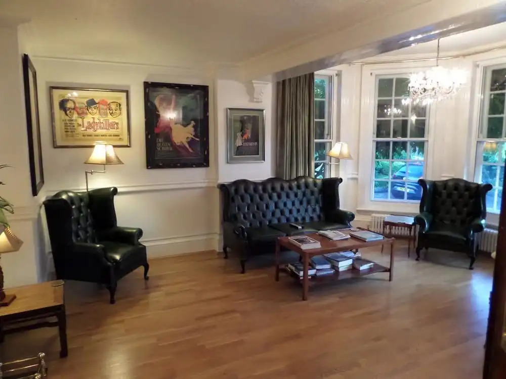 Bentley Tower Hotel