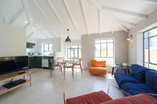 Charming 4BR TownHouse in Neve Tsedek by HolyGuest