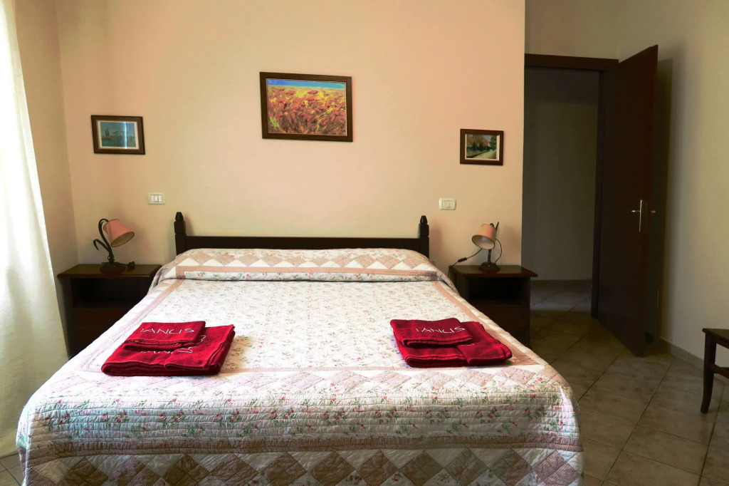 Ianus Guest House