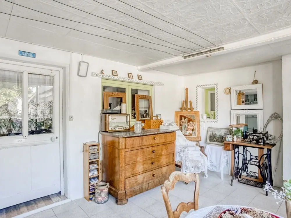 Comfortable Holiday Home in Roanne With Swimming Pool