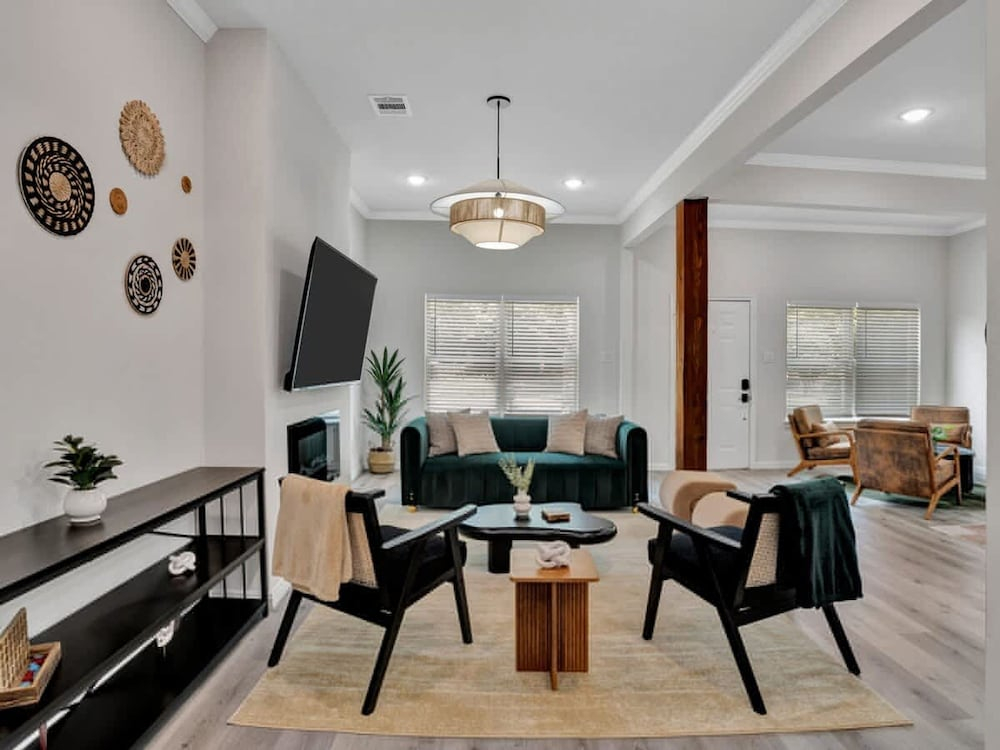 Modern Luxury Minutes From Downtown Dallas