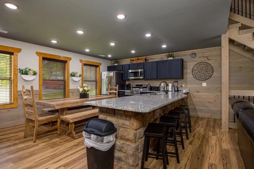 Tri Star Lodge