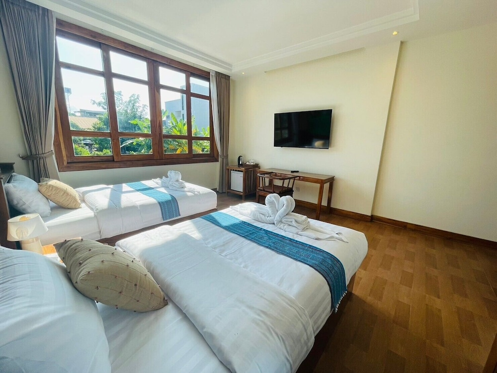 Kum-Chan House Hotel