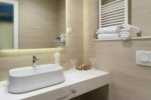 Lanterna Rooms City Center