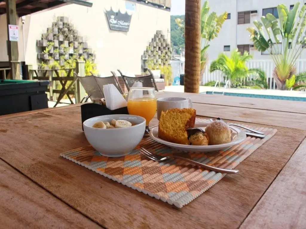 Don Marcos Hotel com Restaurante e Pizzaria
