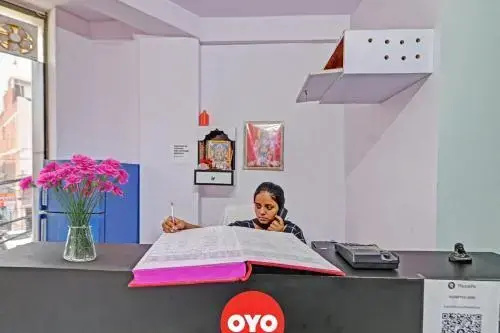 OYO 89612 Hotel Red Stone