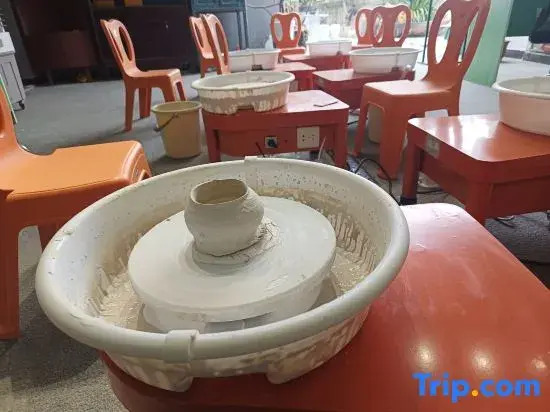 Yuangongtang Ceramic Homestay