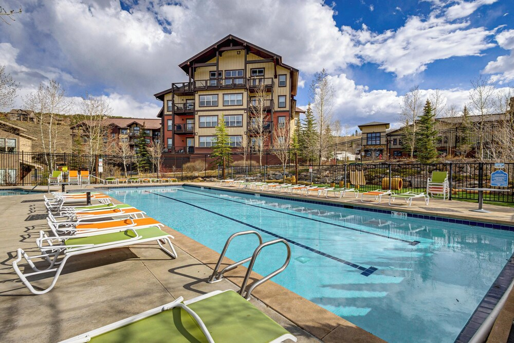 Granby Home w/ Hot Tub + Ski, Golf & Pool Access