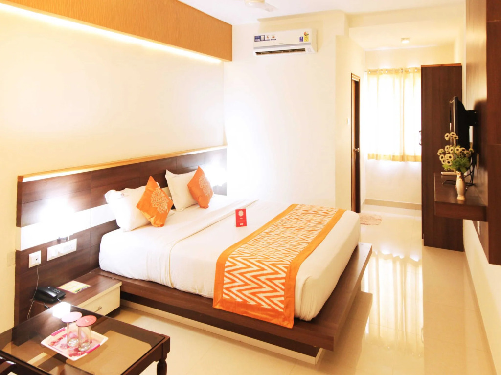 OYO 14406 Hotel Subashree
