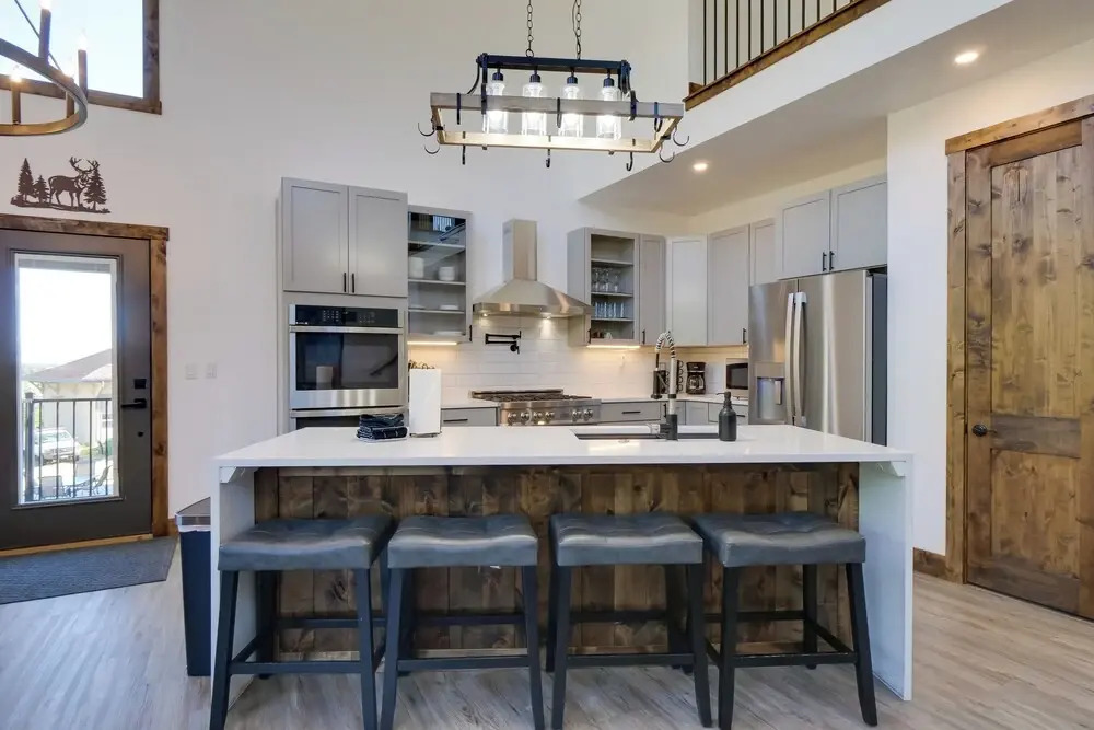 Luxe Ski Escape! Breck Home w/ Hot Tub & Game Room