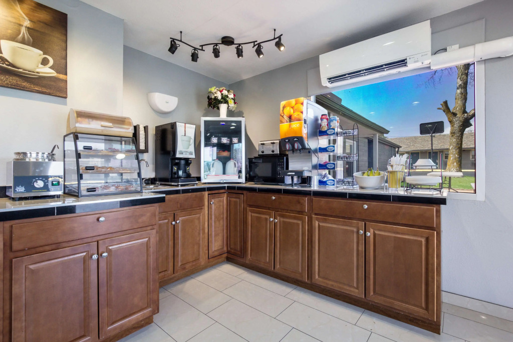 Knights Inn and Suites Salem
