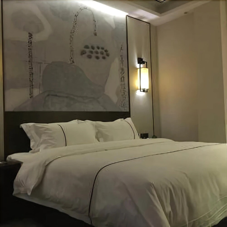 Golden Hotel