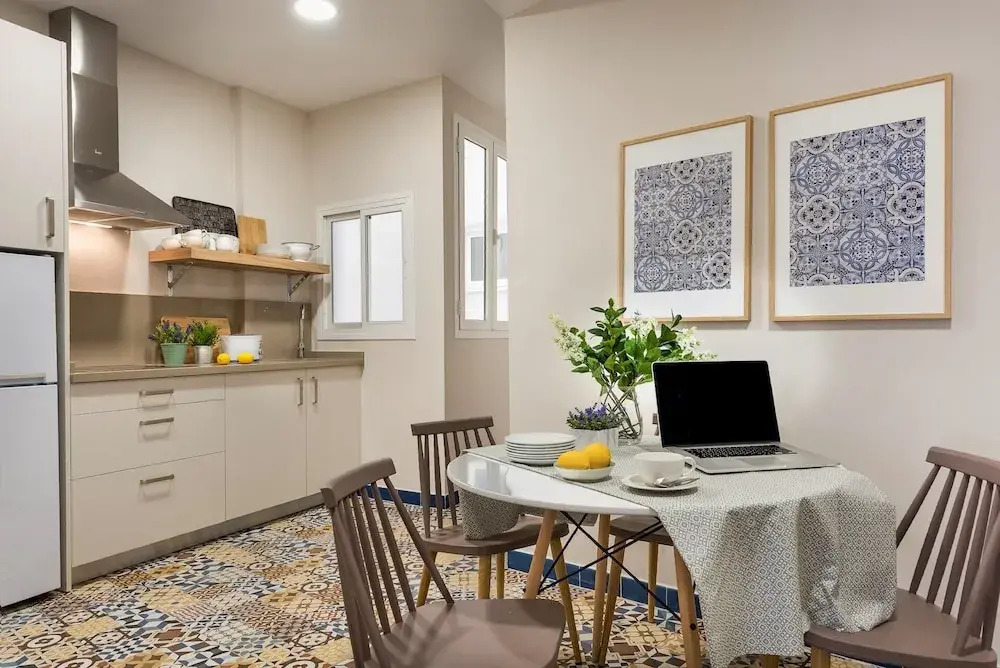 Genteel Home Picasso II