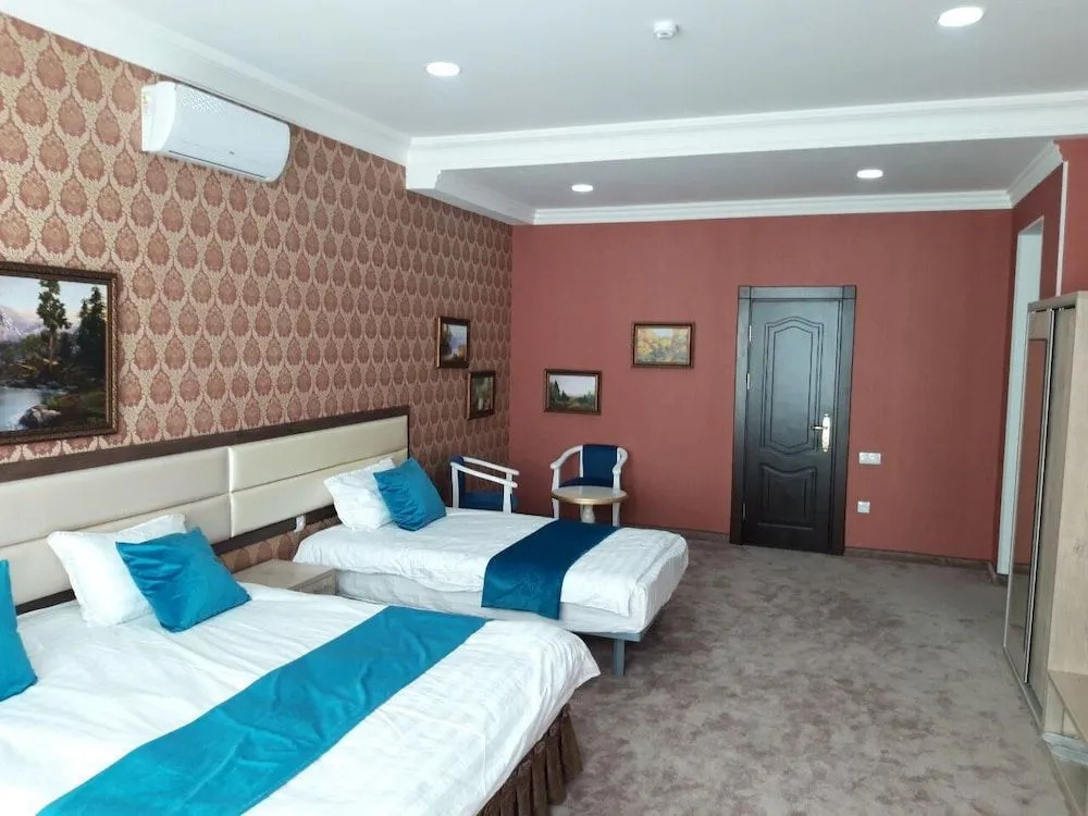 HOTEL GLOBUS