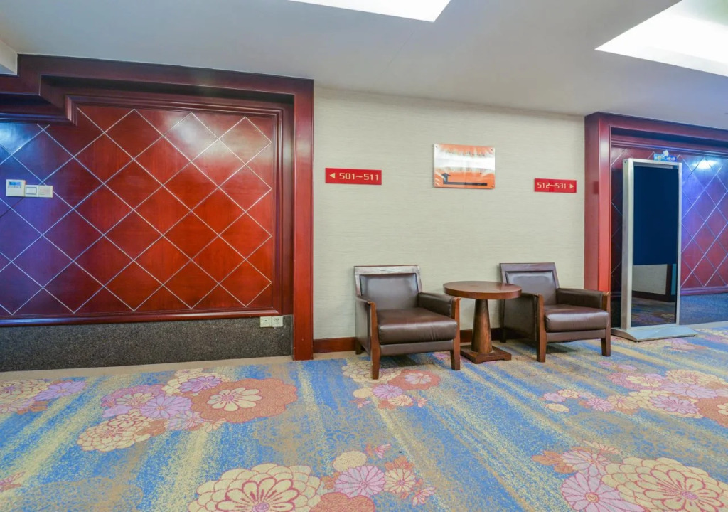 Royal Plaza Hotel