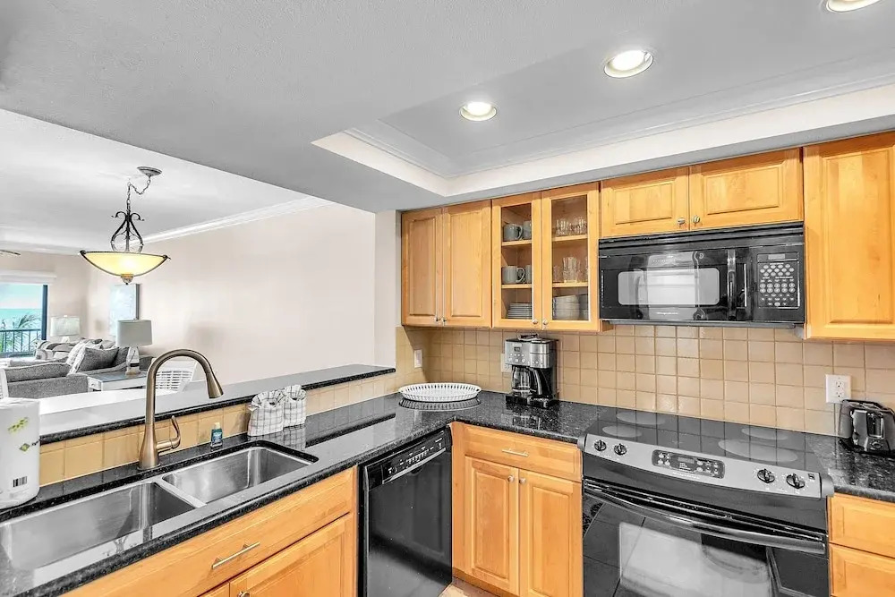 Land's End 11-306 Beach Front - Premier