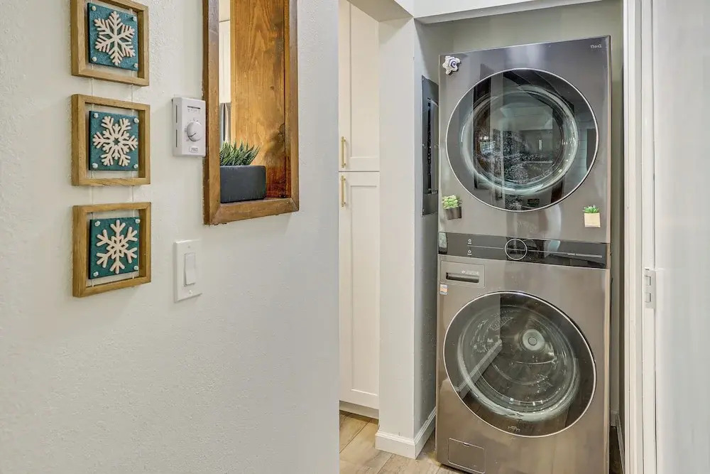 Hike, Ski & Golf: Fully Renovated Edwards Townhome