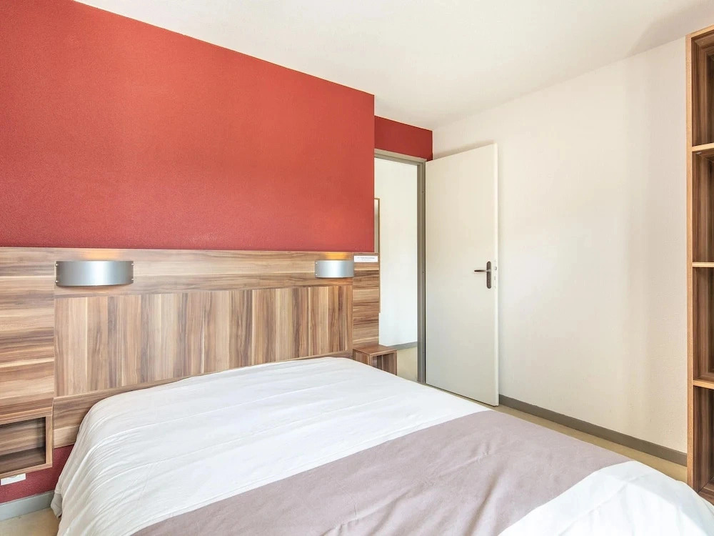 1-bedroom Apartment for Family of 6