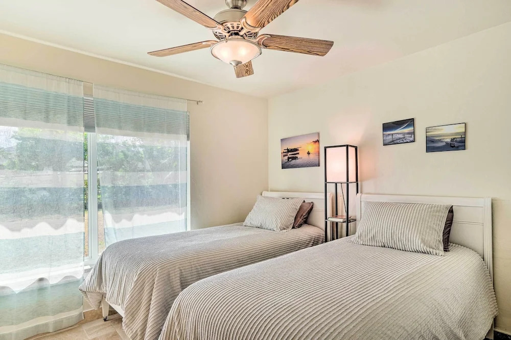 6 Mi to Dtwn Cape Coral Home with Spacious Lanai