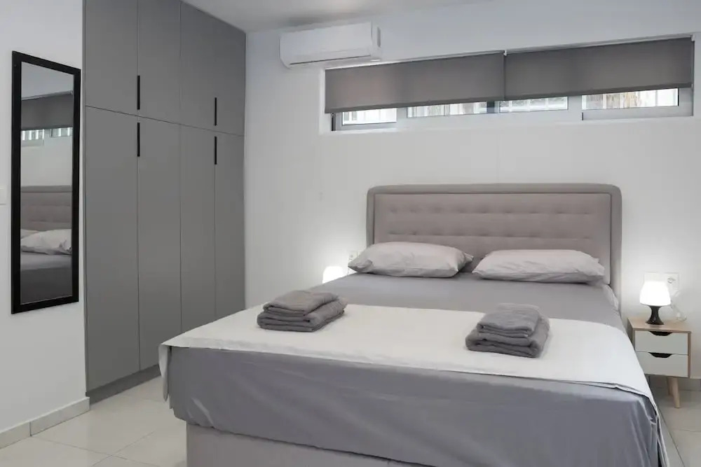 New Pagrati Studio Modern & Cozy
