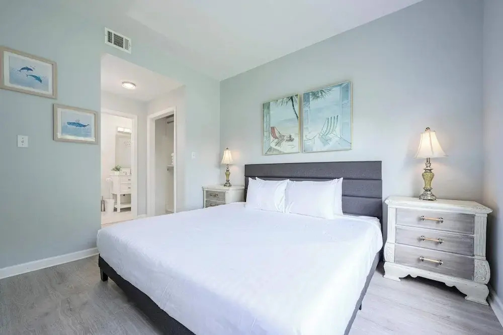 Sunshine & Whiskey Condo for 6 With Resort Amenities Near Grand Boulevard