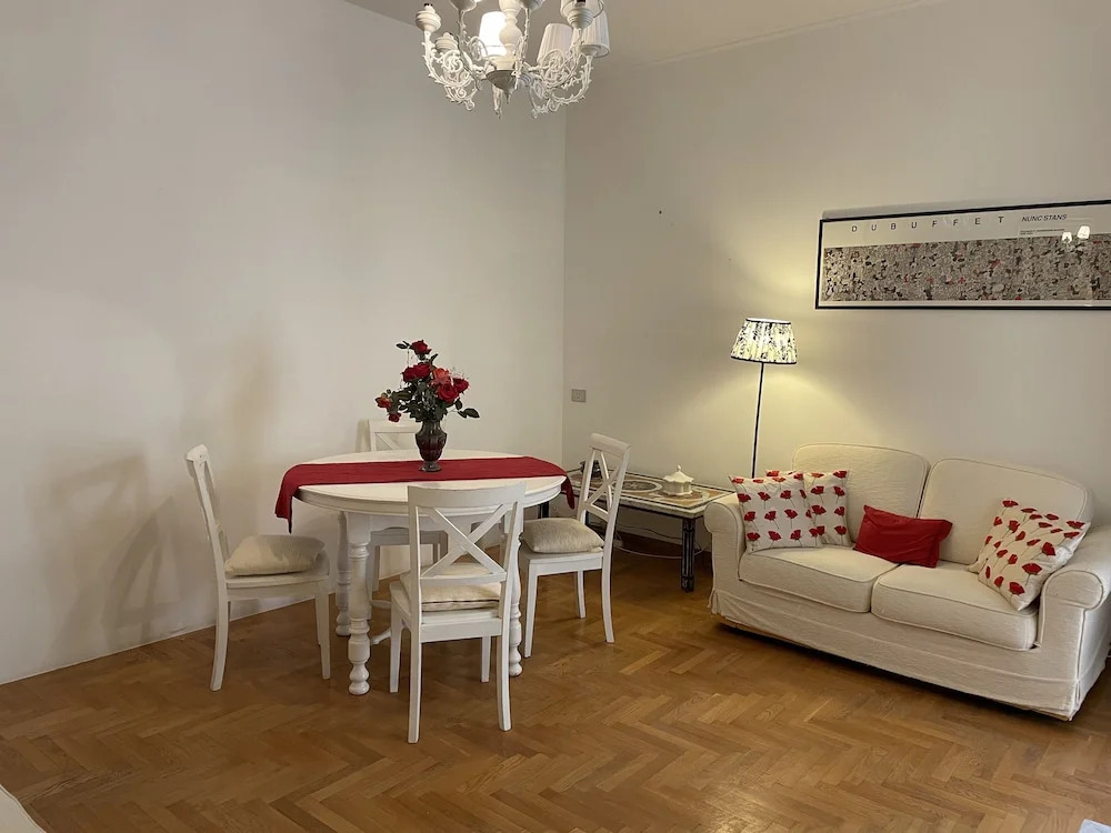 Elegant Apt-typical Roman Palazzina Pz Alessandria
