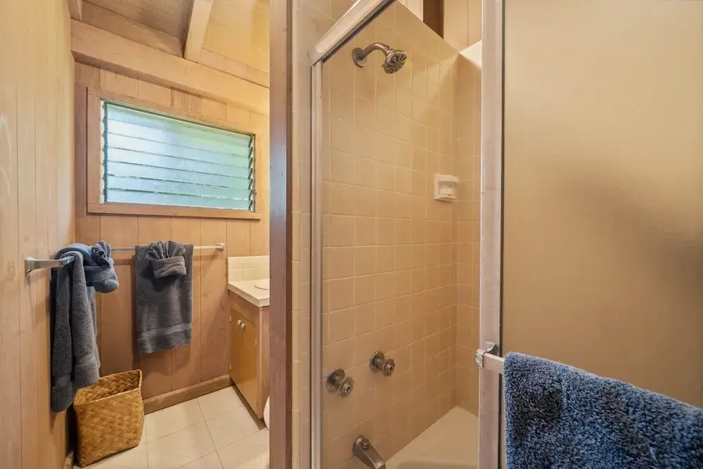 Kona Sunshine 2 Bedroom Home by RedAwning