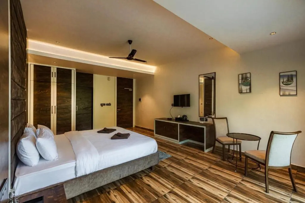 Saffronstays Sundowner