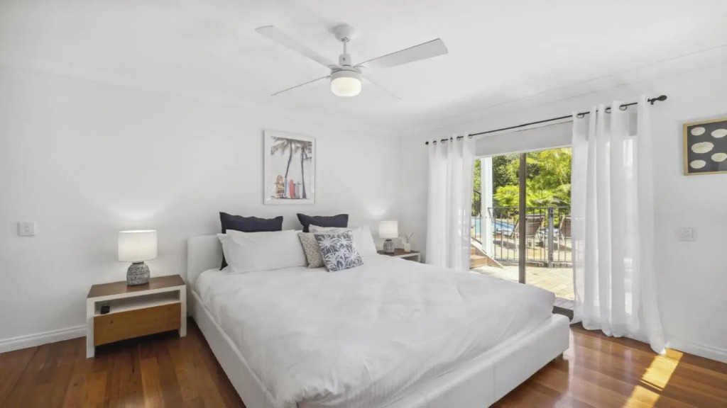Diggers Beach Surf House - Pool, Surf Beach, Pets, Sleeps 10