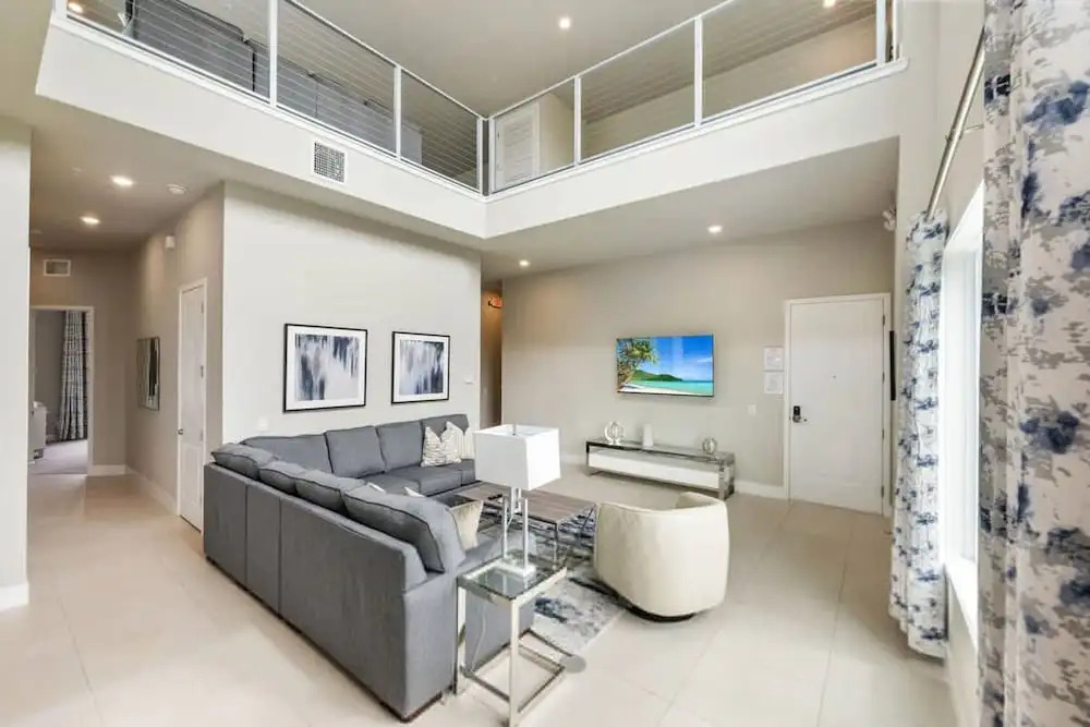 Massive 4 000 Sqft Luxury Duplex